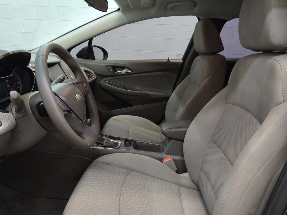 Used 2017 Chevrolet Cruze LT w/ Convenience Package image 17
