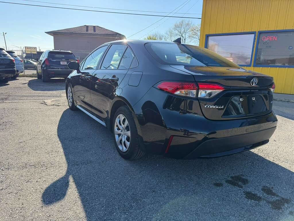 Used 2022 Toyota Corolla LE FWD image 6