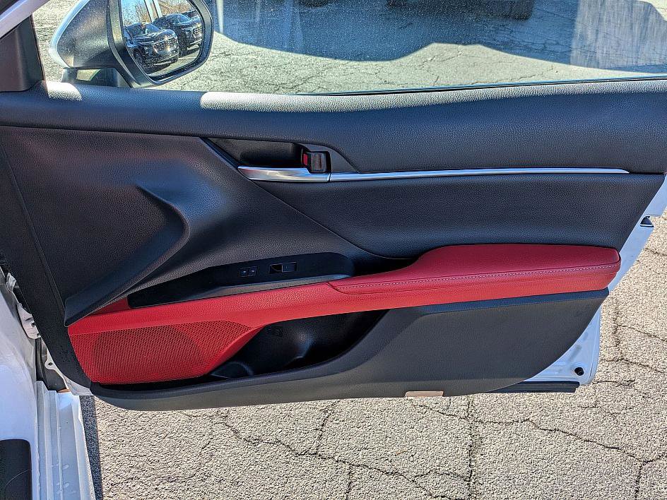 Used 2021 Toyota Camry XSE image 31