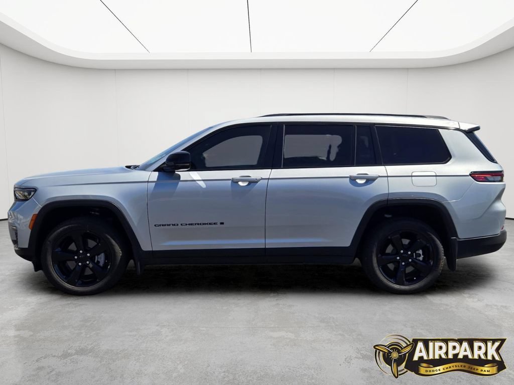New 2025 Jeep Grand Cherokee L Limited w/ Black Appearance Package AWD/4WD image 7
