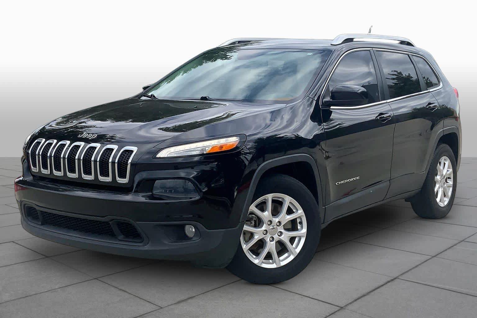 Used 2015 Jeep Cherokee Latitude w/ Comfort/Convenience Group FWD image 1