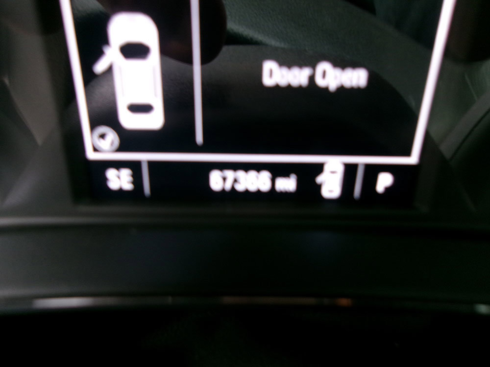 Used 2018 Chevrolet Cruze LT w/ Convenience Package image 24