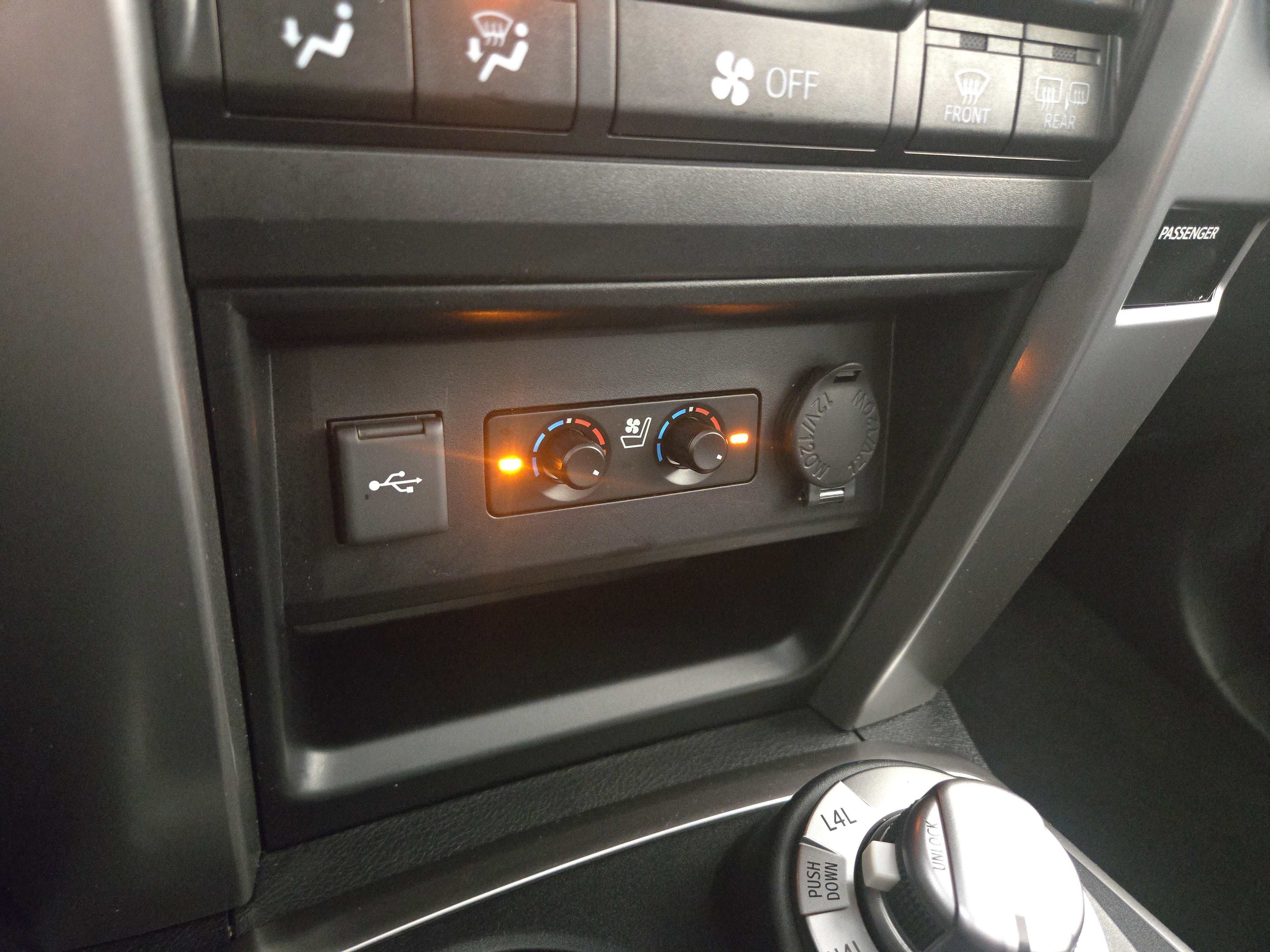 Used 2020 Toyota 4Runner Limited image 27