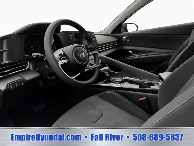Used 2025 Hyundai Elantra SE FWD image 14