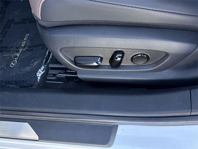 Certified 2023 Lexus ES 350 w/ Premium Package image 12