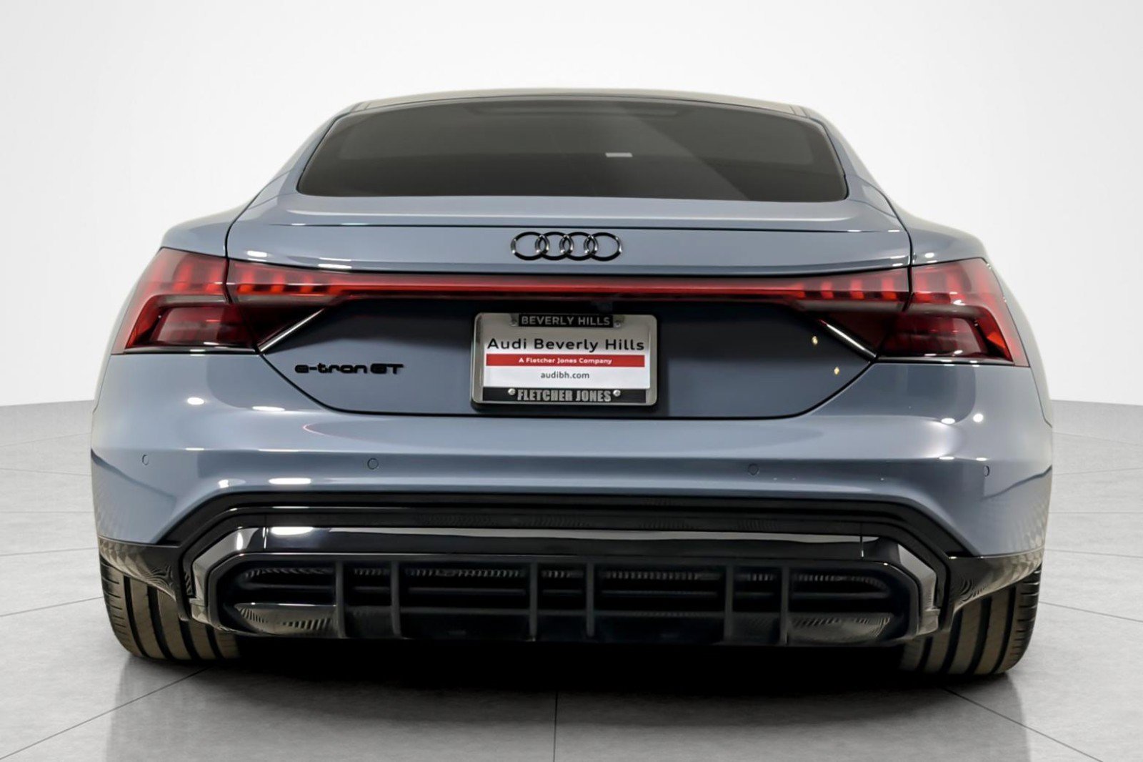 Used 2024 Audi e-tron GT Prestige image 4