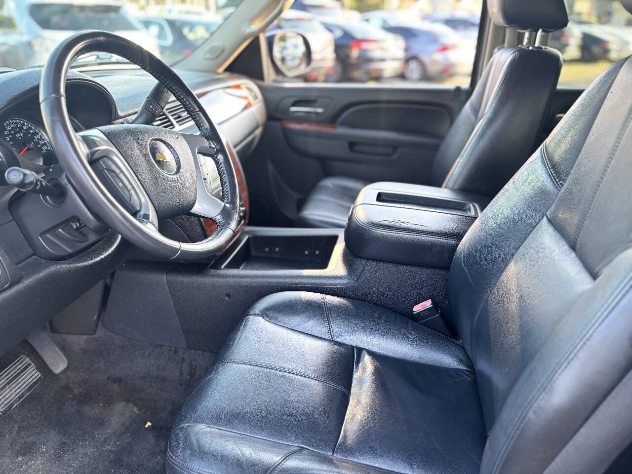 Used 2011 Chevrolet Suburban LT AWD/4WD image 21