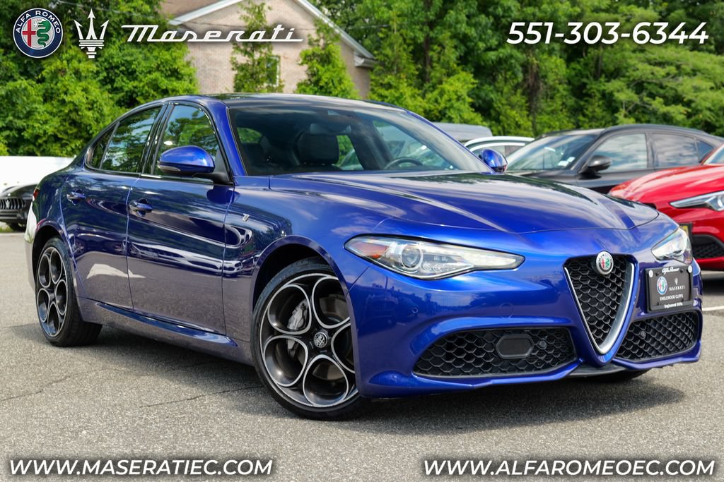 Used 2022 Alfa Romeo Giulia Ti AWD/4WD image 1