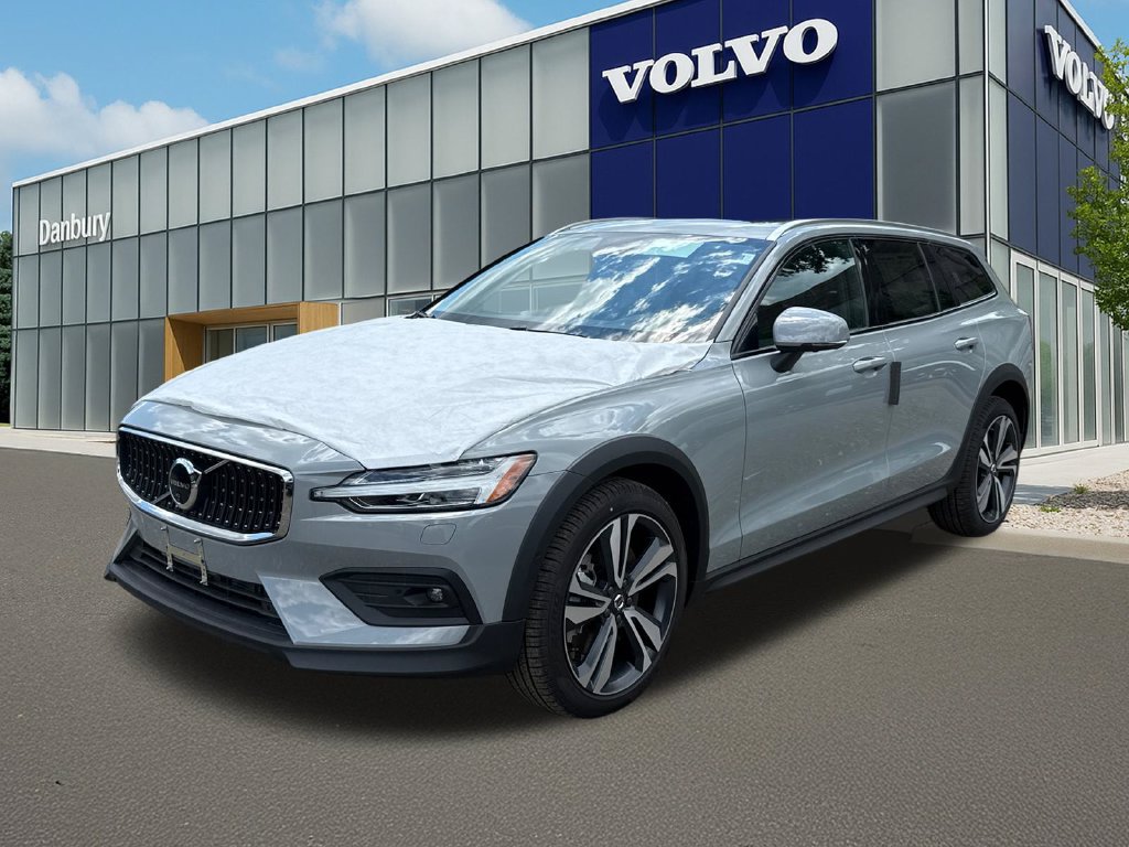 New 2026 Volvo V60 B5 Cross Country Plus w/ Climate Package AWD/4WD image 1