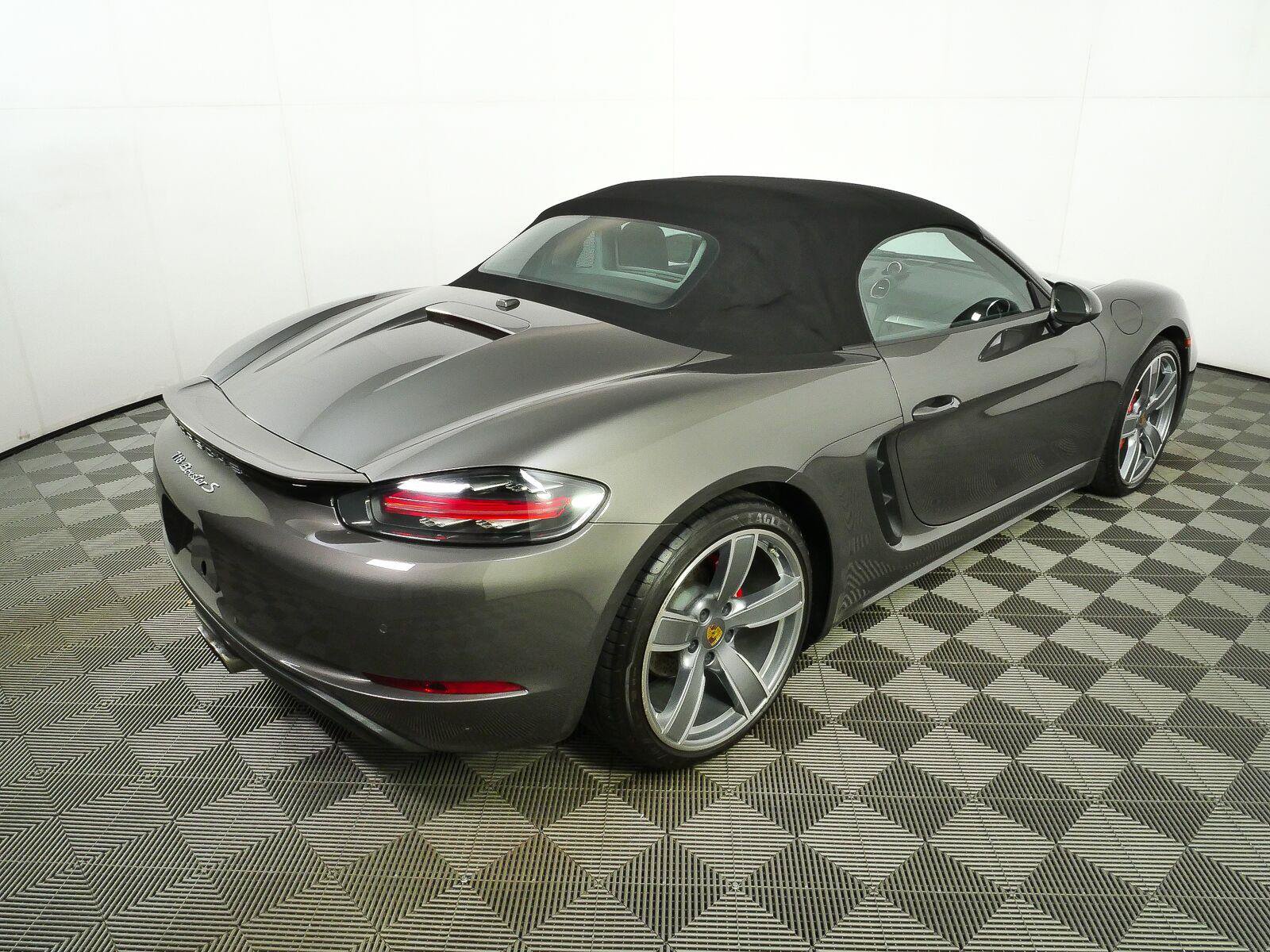 Certified 2017 Porsche 718 Boxster S RWD image 25