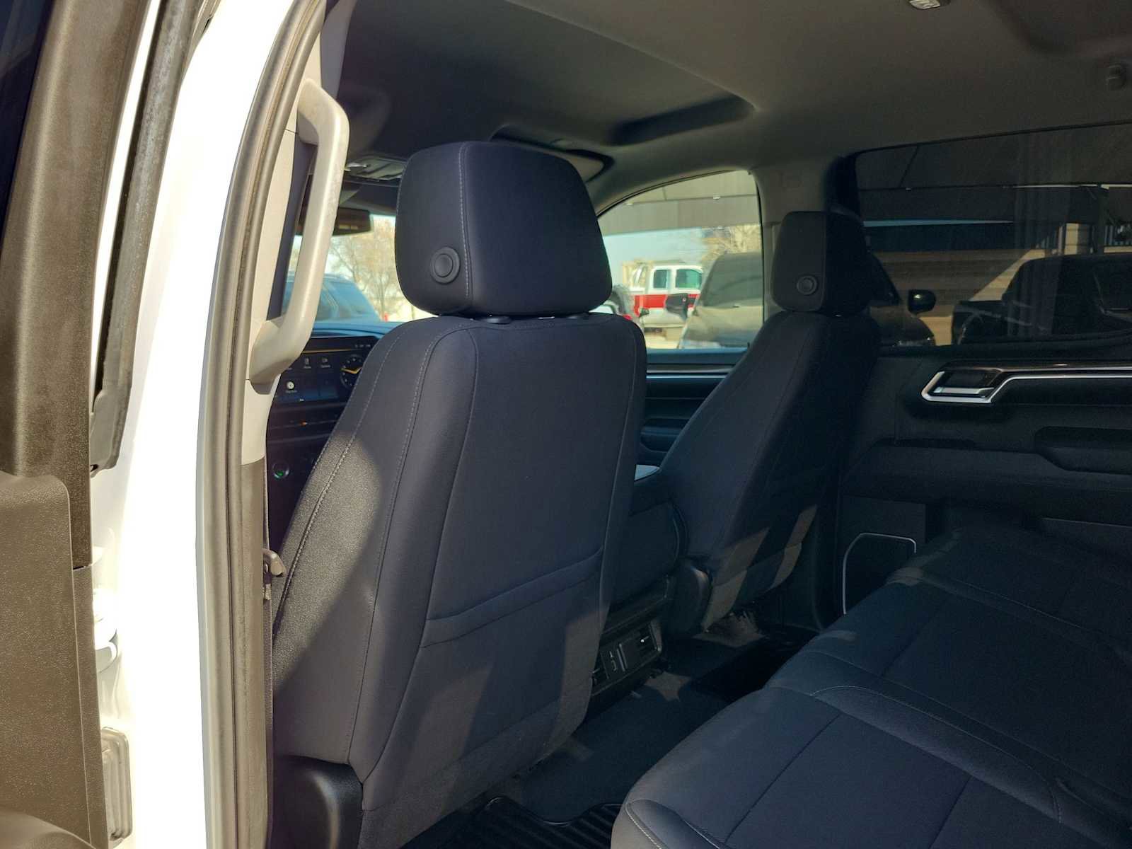 Used 2022 Chevrolet Silverado 1500 LT image 12