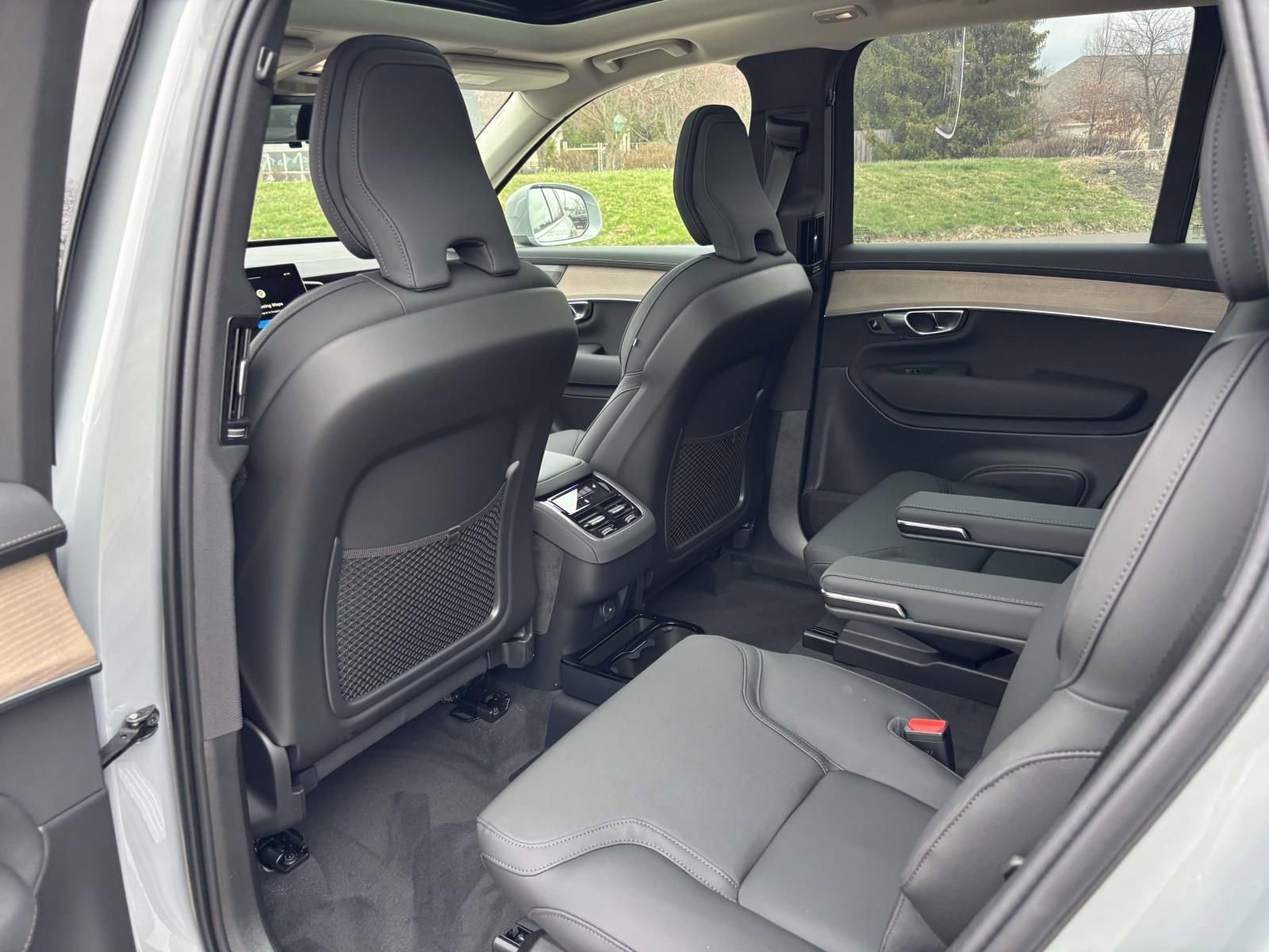 New 2026 Volvo XC90 B6 Plus w/ Protection Package Premier image 27