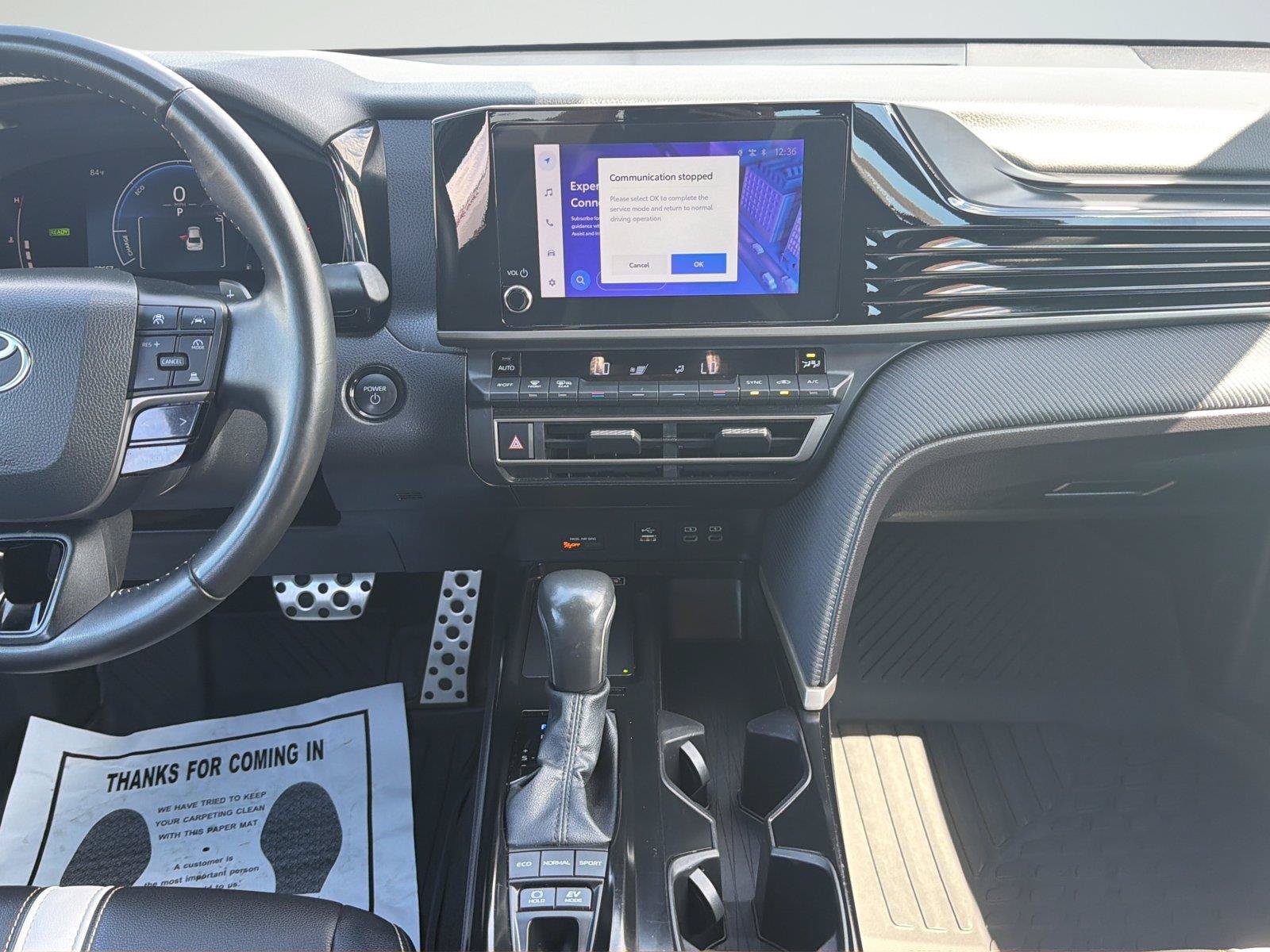 Used 2025 Toyota Camry SE FWD image 14
