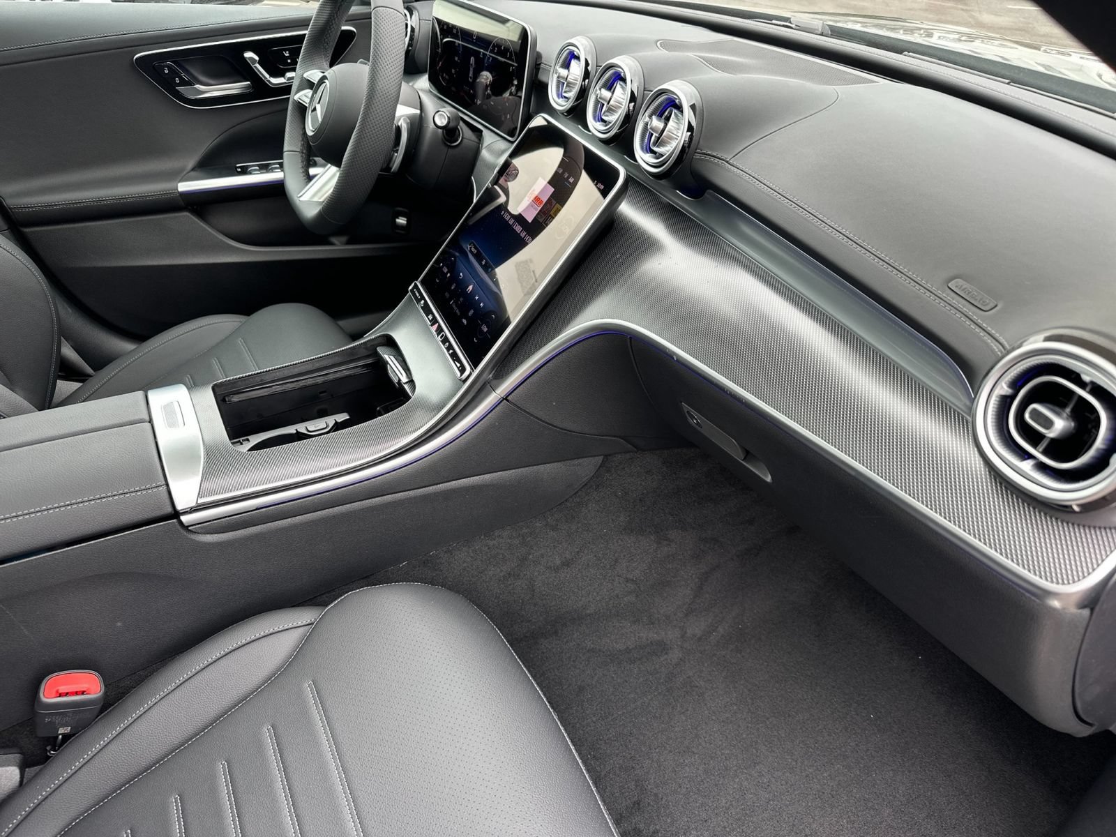 Used 2025 Mercedes-Benz C 300 4MATIC Sedan image 16
