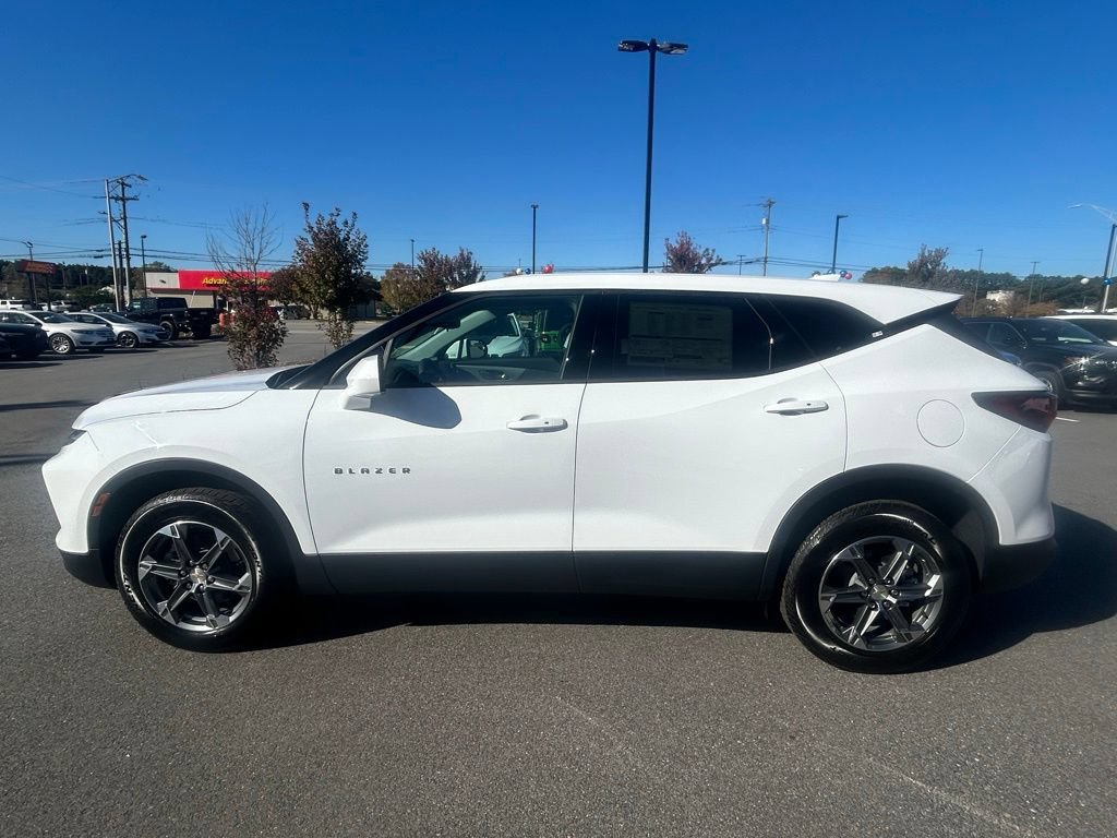 New 2025 Chevrolet Blazer LT FWD image 10
