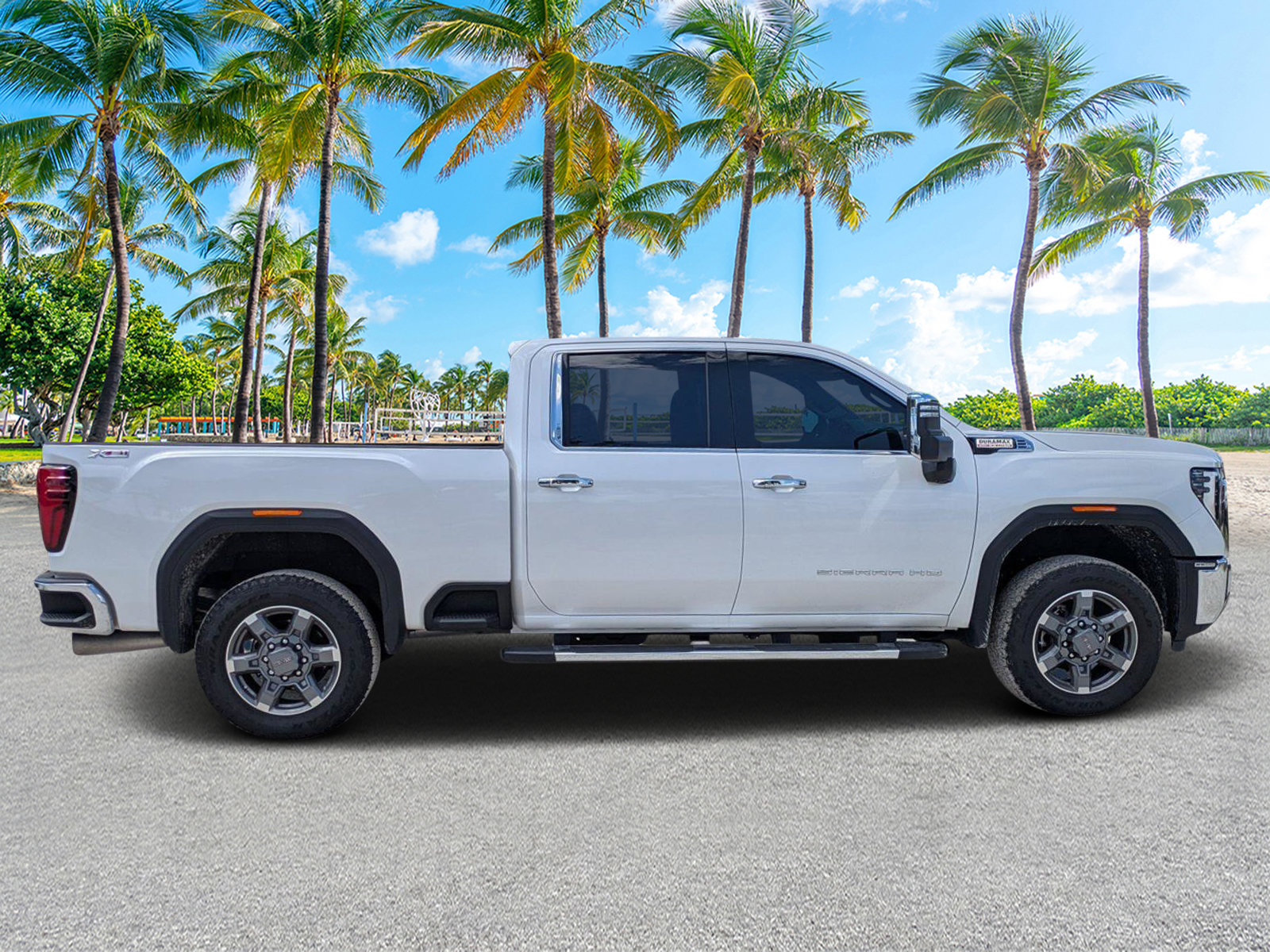 Used 2025 GMC Sierra 2500 SLT w/ SLT Premium Package AWD/4WD image 2