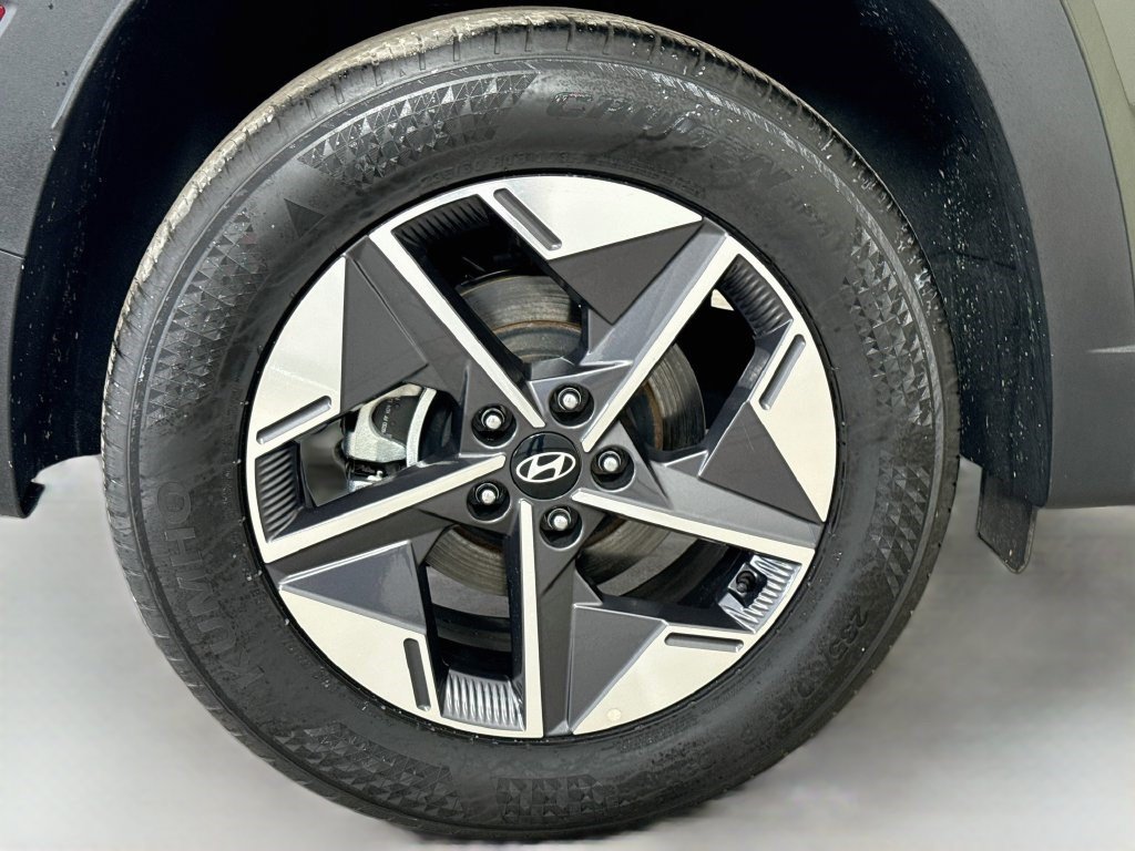 Used 2025 Hyundai Tucson SEL FWD image 32