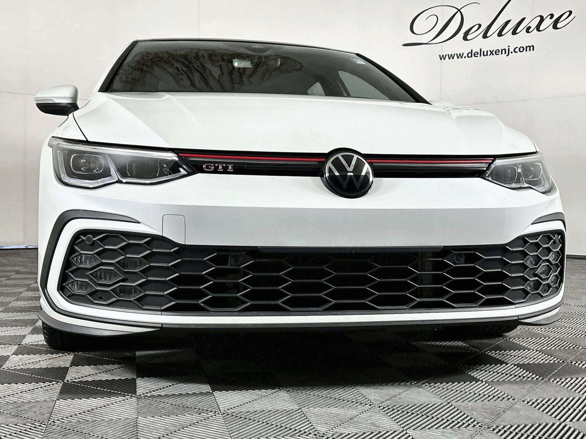 Used 2024 Volkswagen GTI SE FWD image 30