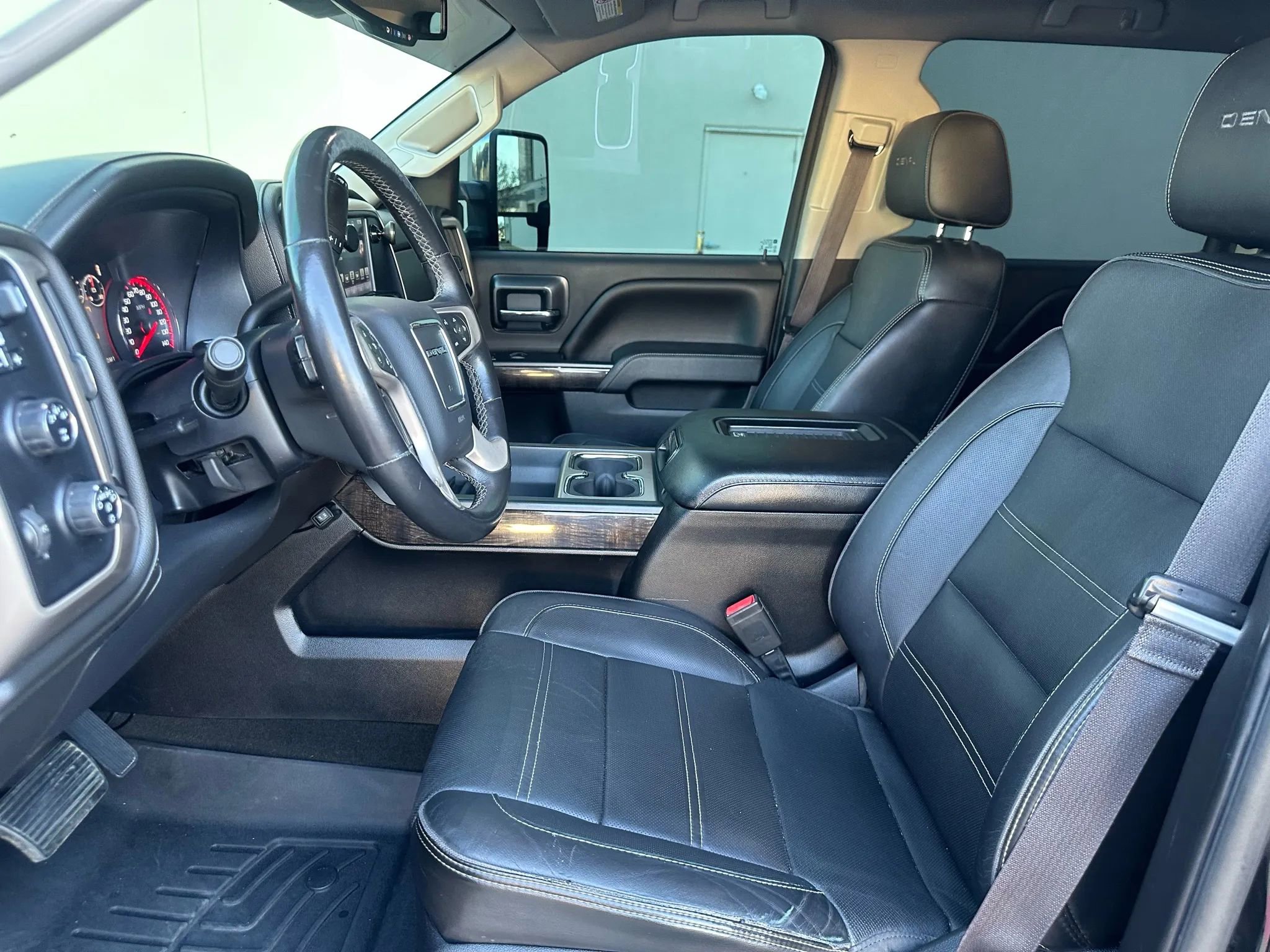 Used 2016 GMC Sierra 2500 Denali w/ Duramax Plus Package image 16