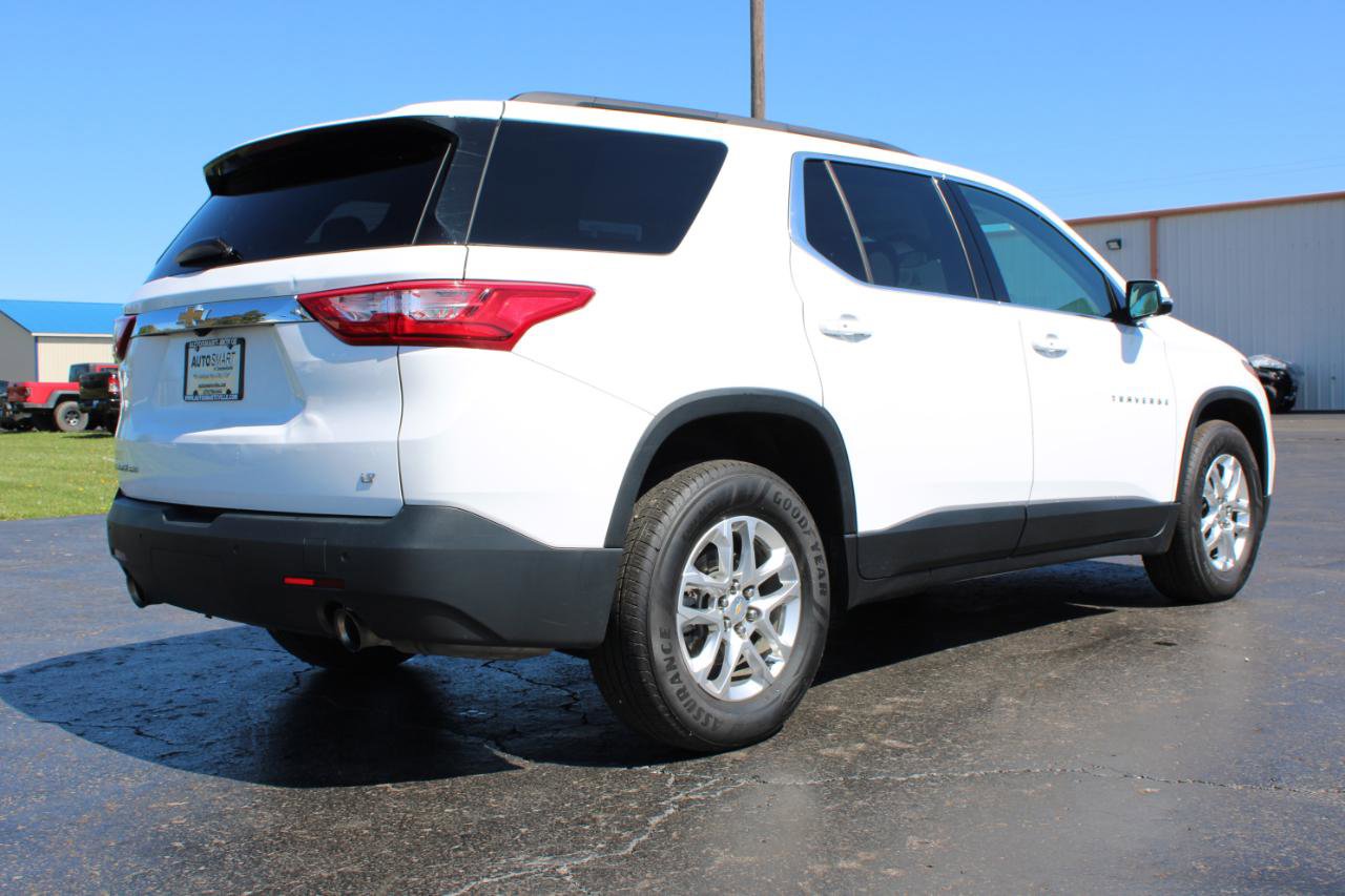 Used 2020 Chevrolet Traverse LT w/ Driver Confidence II Package AWD/4WD image 4