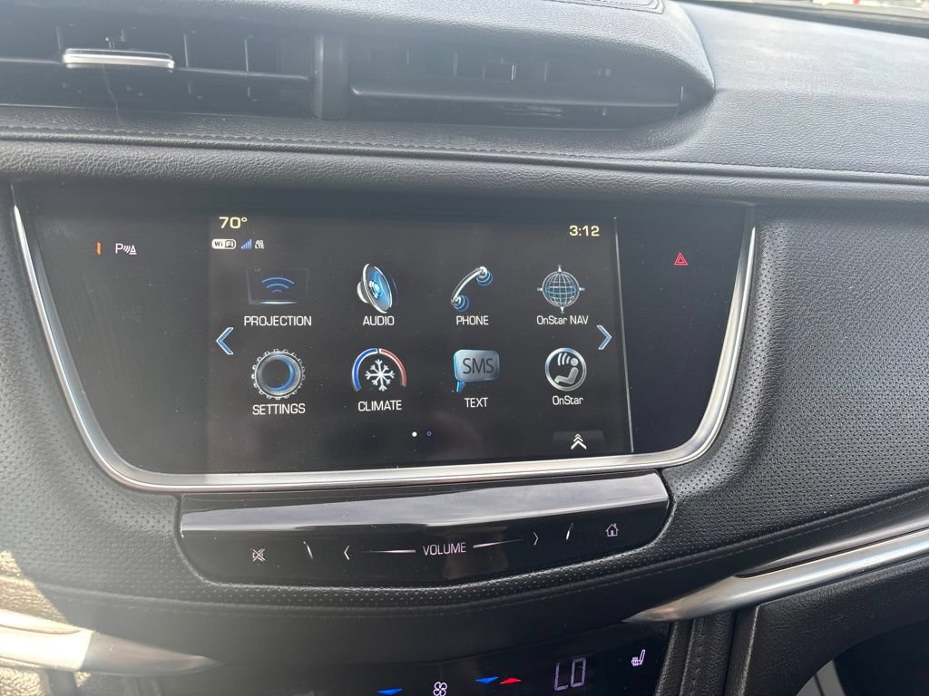 Used 2018 Cadillac XT5 Luxury w/ Driver Awareness Package AWD/4WD image 23