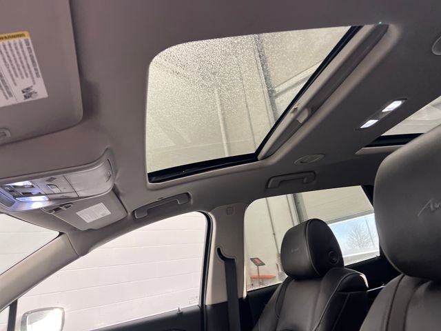 Used 2021 Buick Enclave Avenir w/ Avenir Technology Package image 14