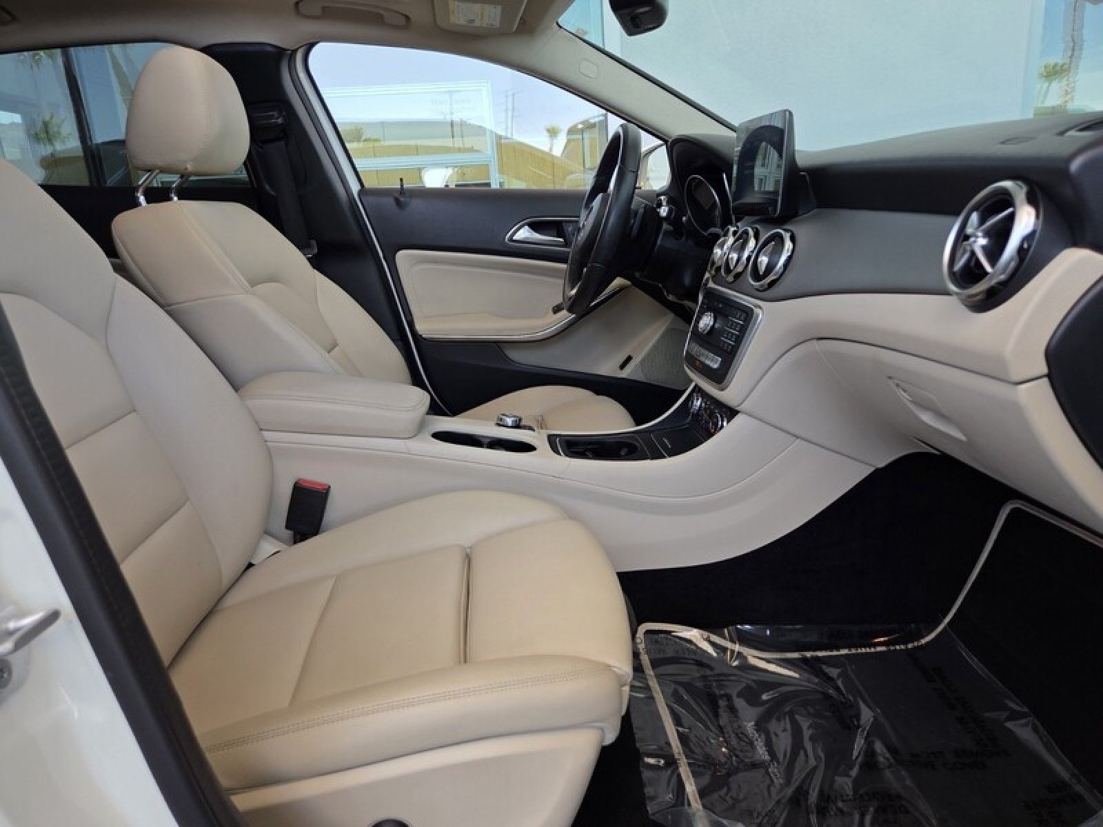 Used 2018 Mercedes-Benz GLA 250 image 19