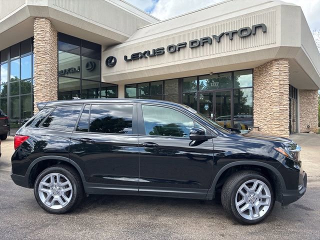 Used 2025 Honda Passport EX-L image 2