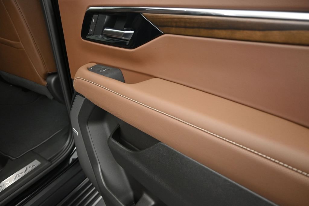 New 2026 Chevrolet Suburban High Country RWD image 41