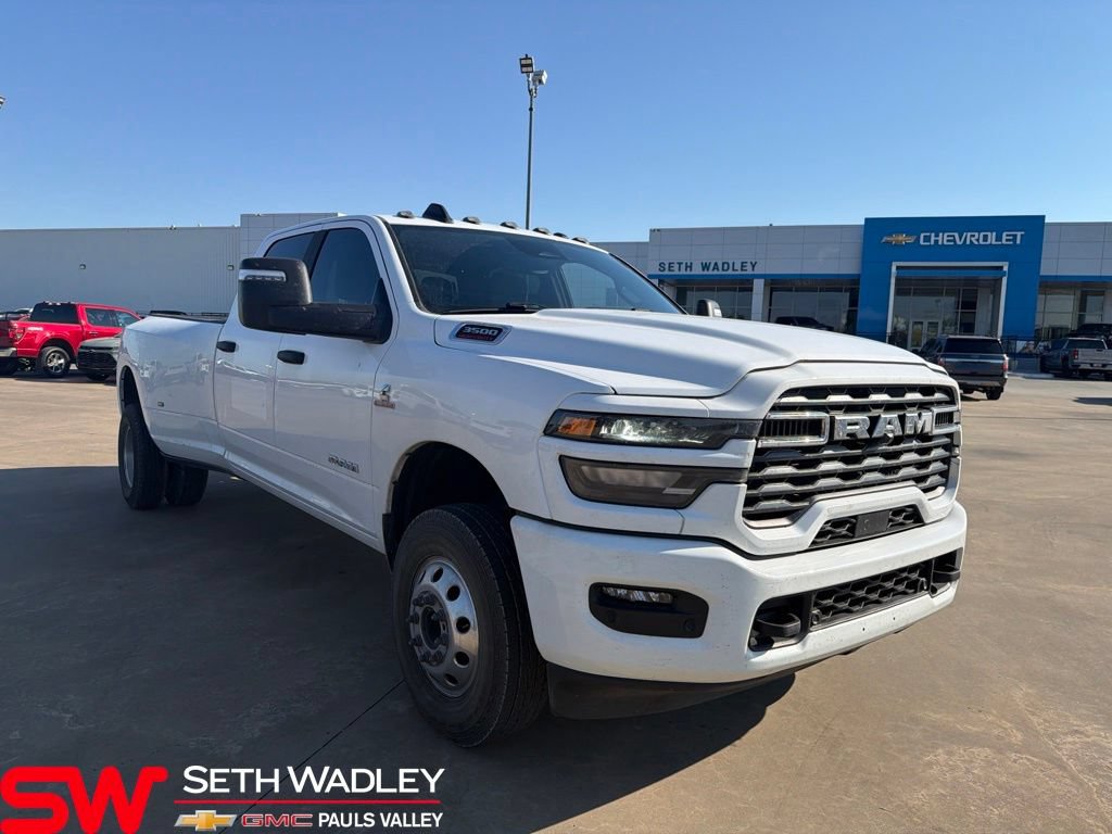 Used 2025 RAM 3500 Big Horn AWD/4WD image 1
