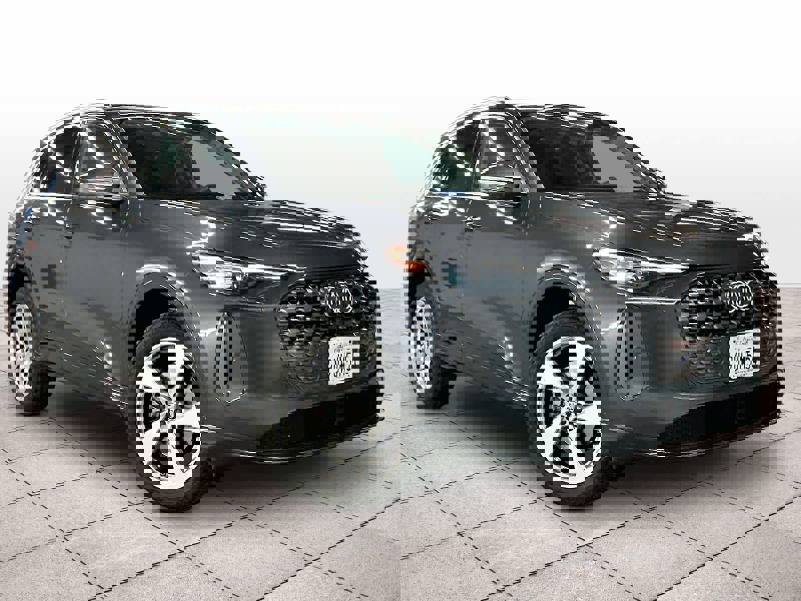 Used 2025 Audi Q5 Premium Plus w/ Premium Plus image 2