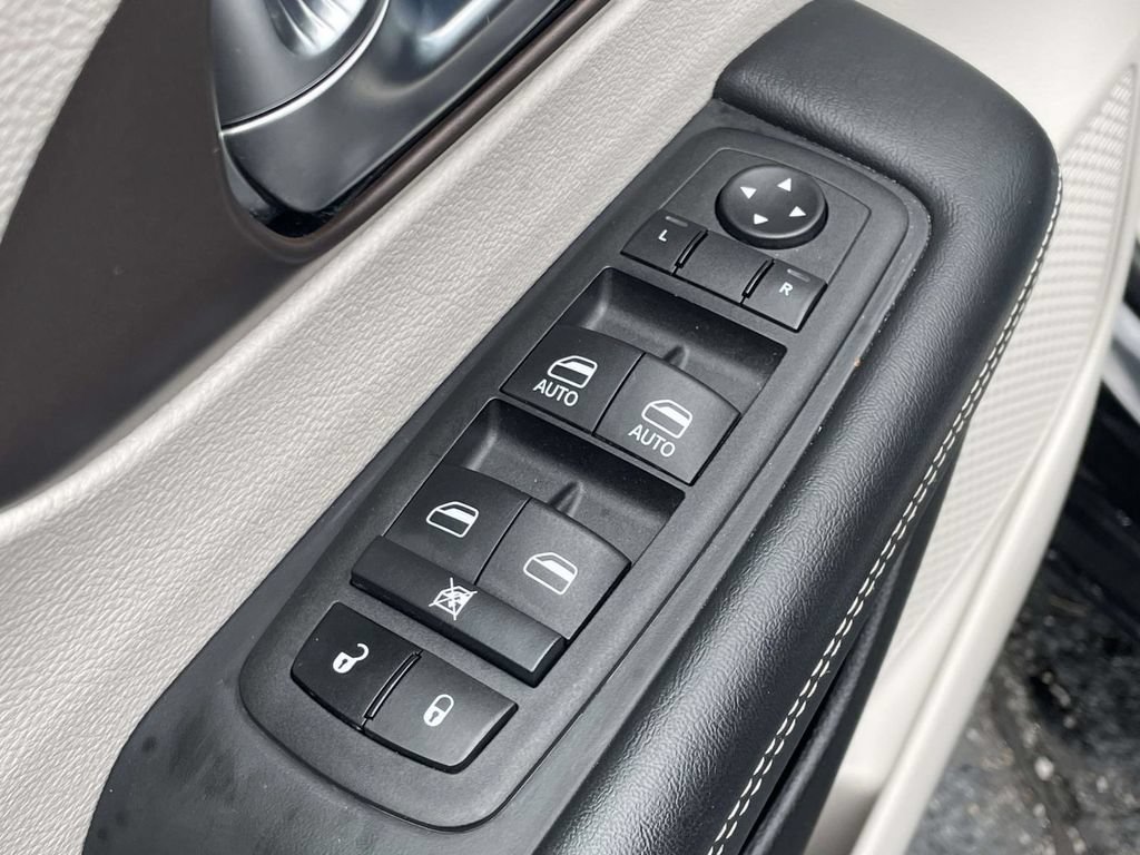 Certified 2023 Chrysler Voyager LX FWD image 26