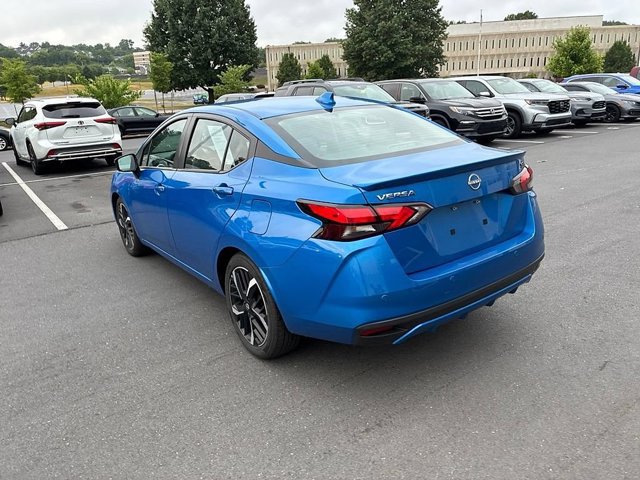 Used 2024 Nissan Versa SR FWD image 12