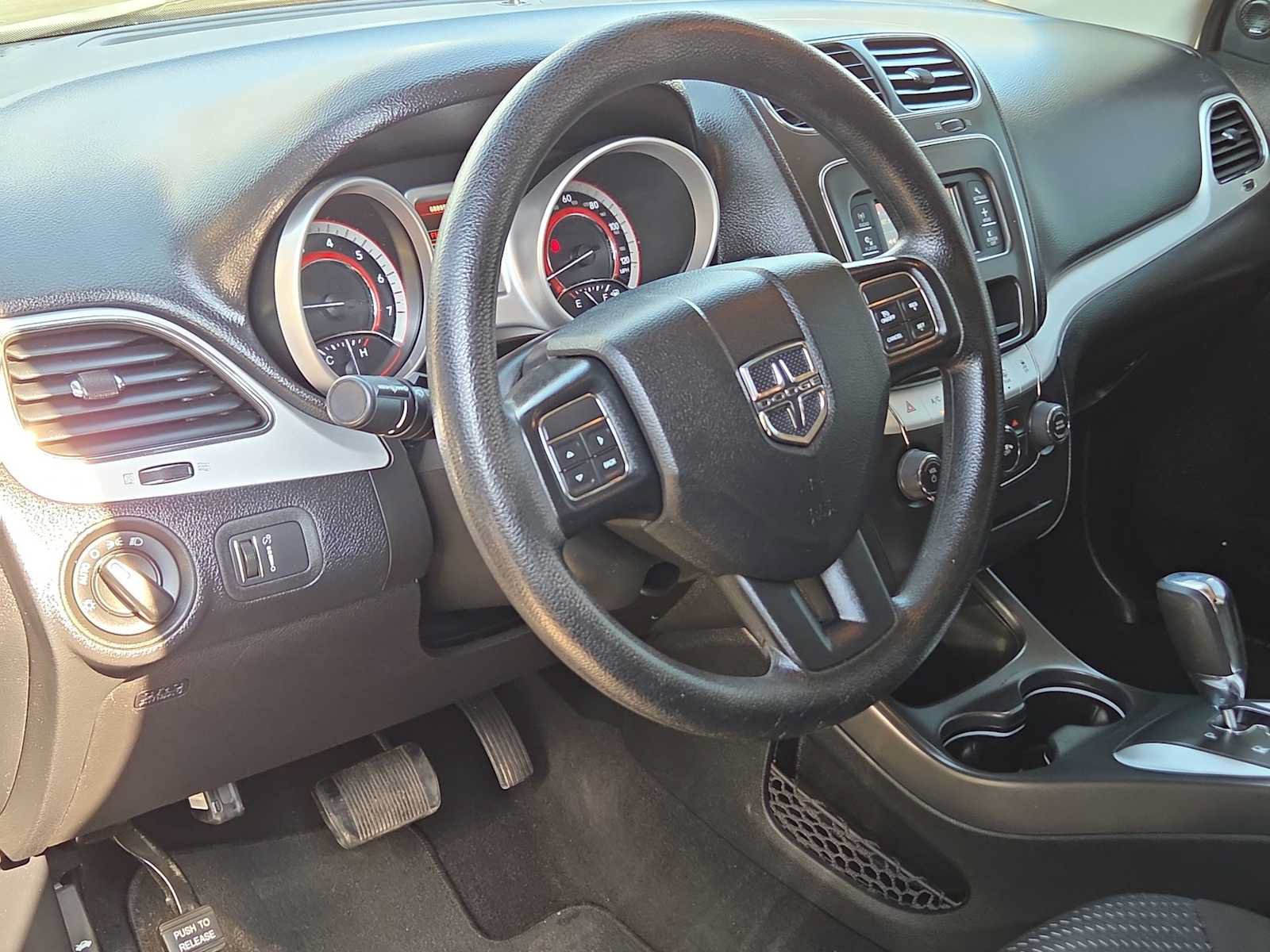 Used 2019 Dodge Journey SE FWD image 10