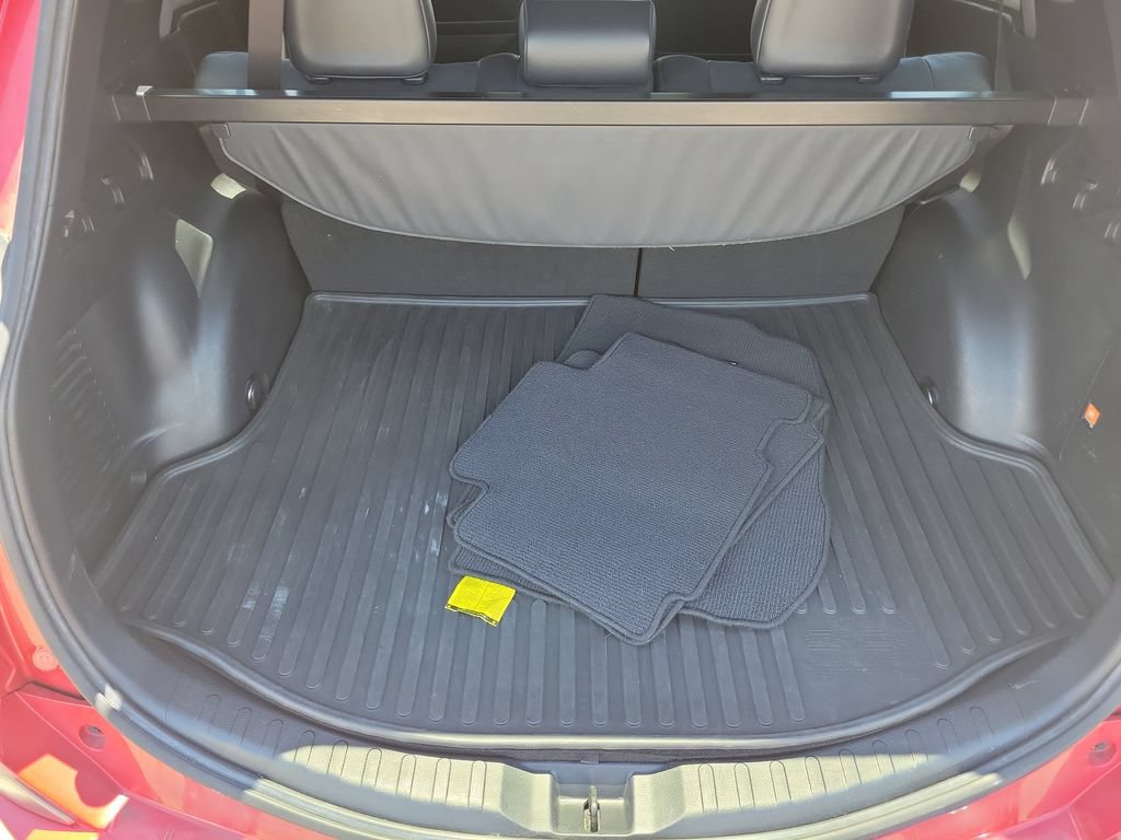 Used 2017 Toyota RAV4 SE FWD image 8