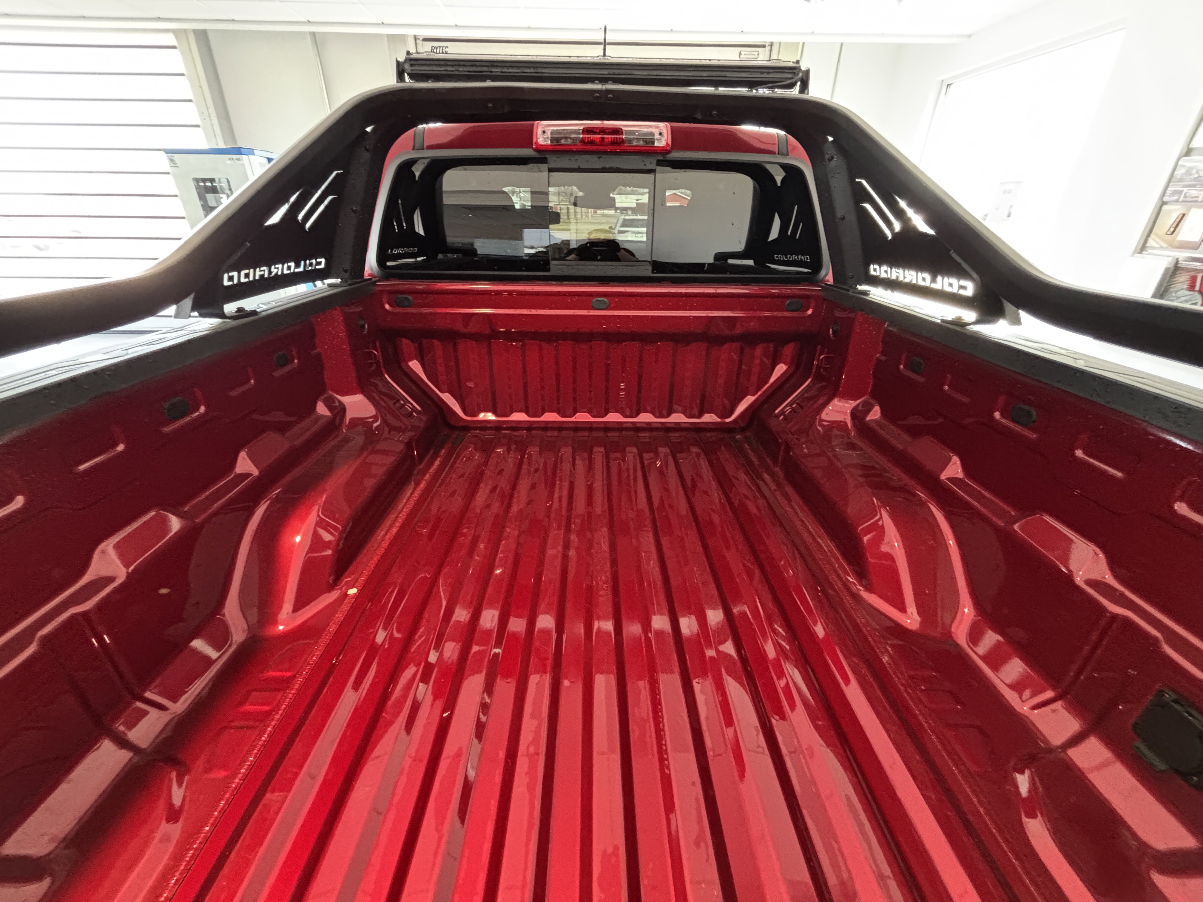 Used 2025 Chevrolet Colorado Z71 w/ Midnight Edition image 5