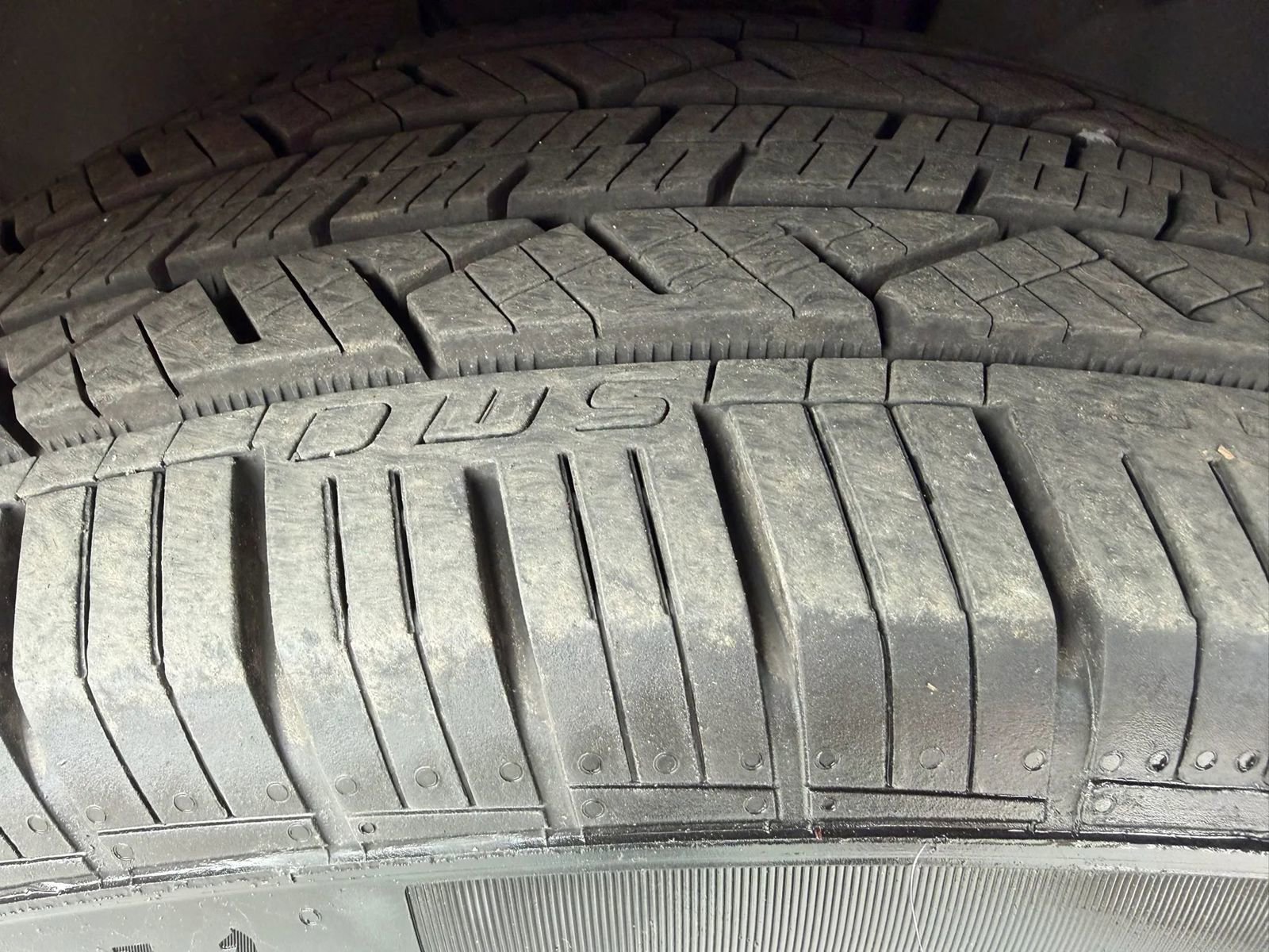 Used 2018 Ford Explorer XLT w/ Equipment Group 202A AWD/4WD image 31