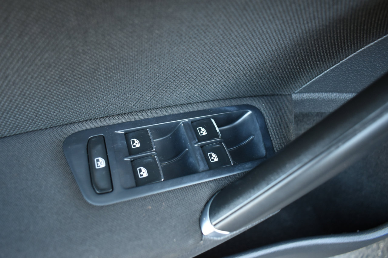 Used 2017 Volkswagen GTI S image 38