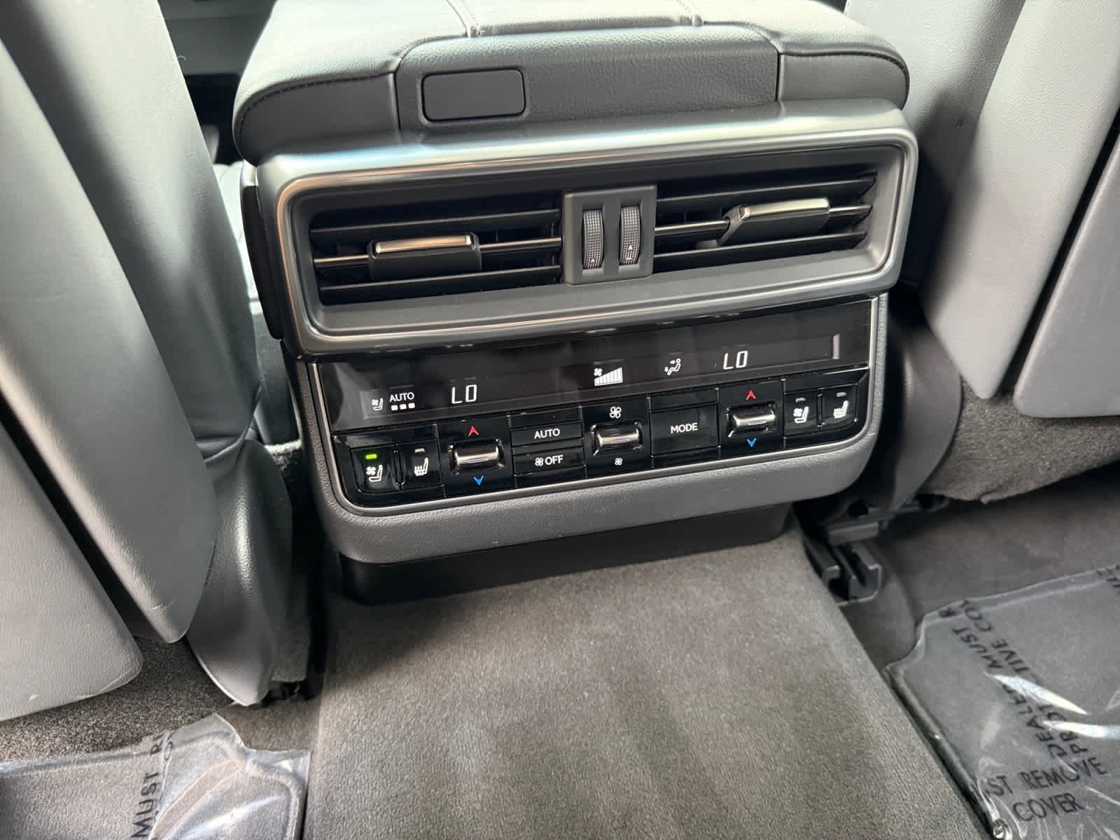 Used 2024 Lexus LX 600 4WD w/ Luxury Package image 16