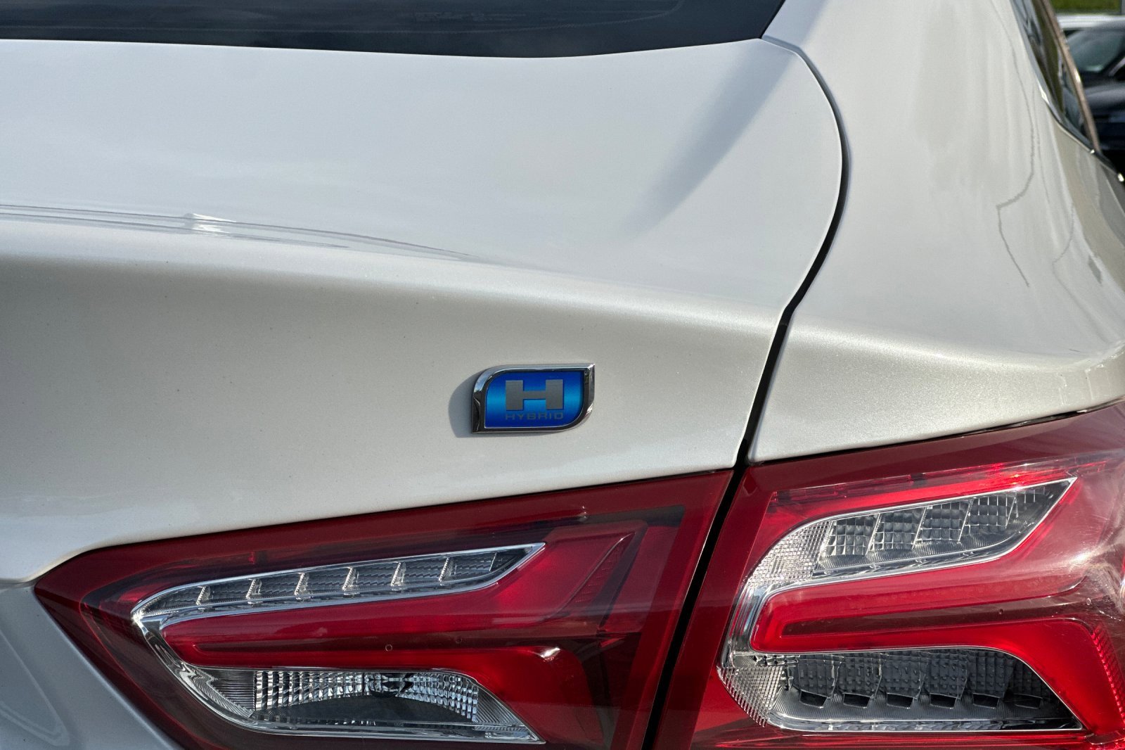 Used 2019 Chevrolet Malibu Hybrid w/ Leather Package image 31