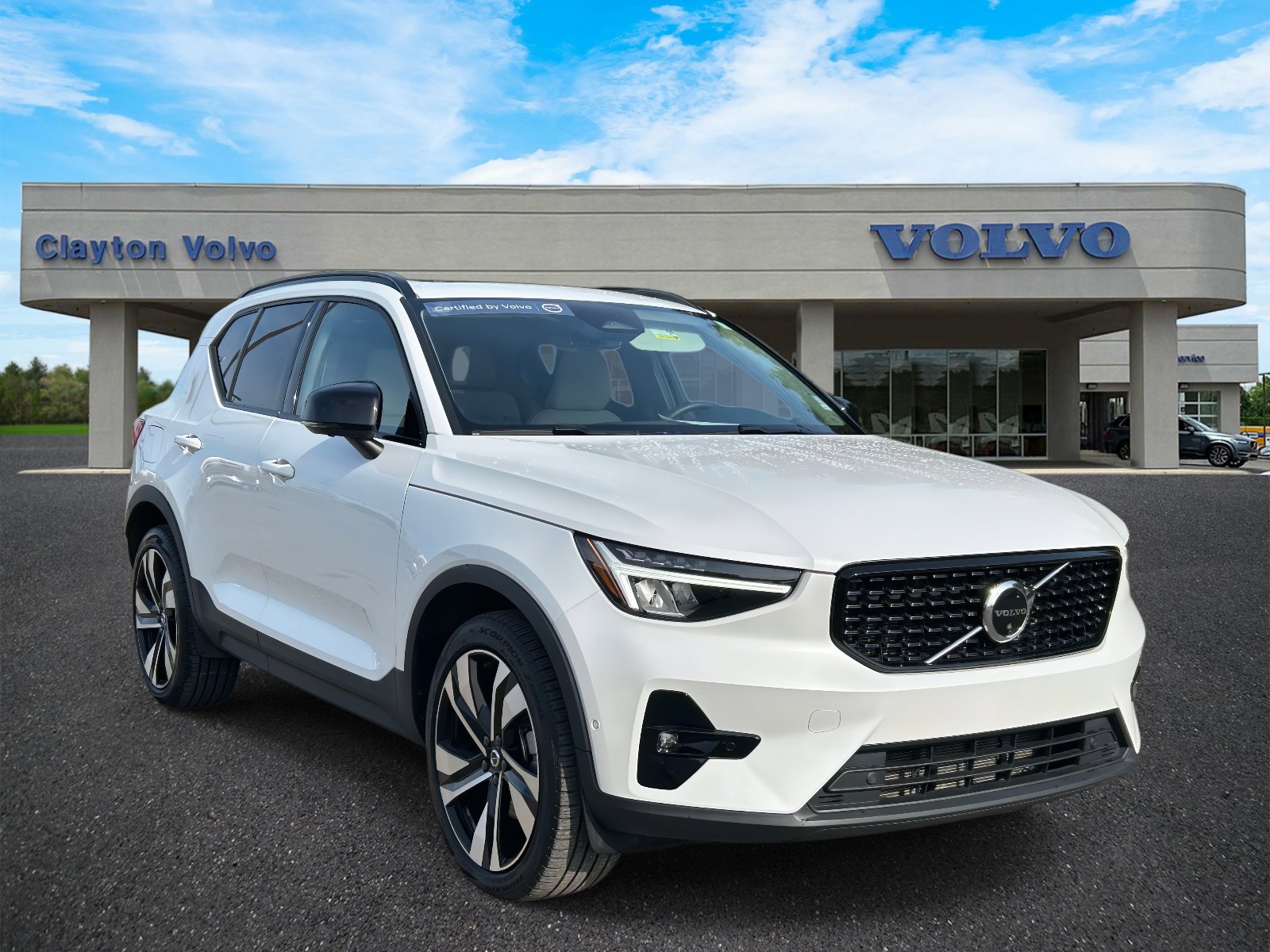 Certified 2023 Volvo XC40 B5 Plus w/ Protection Package Premier