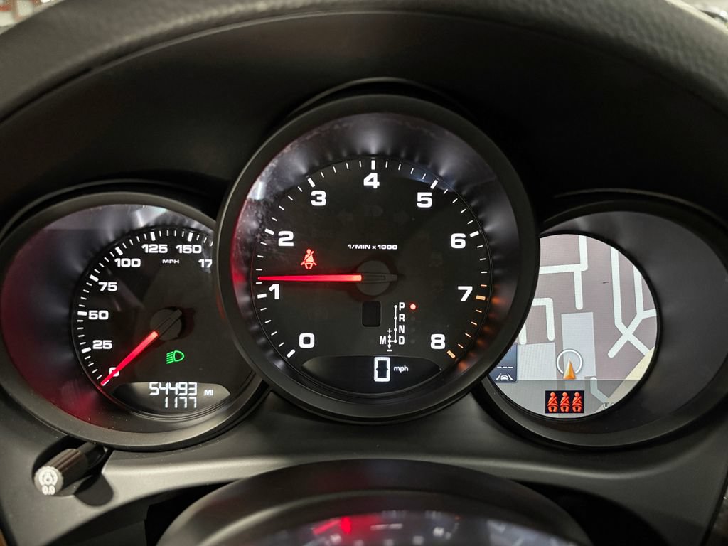 Certified 2021 Porsche Macan AWD/4WD image 22
