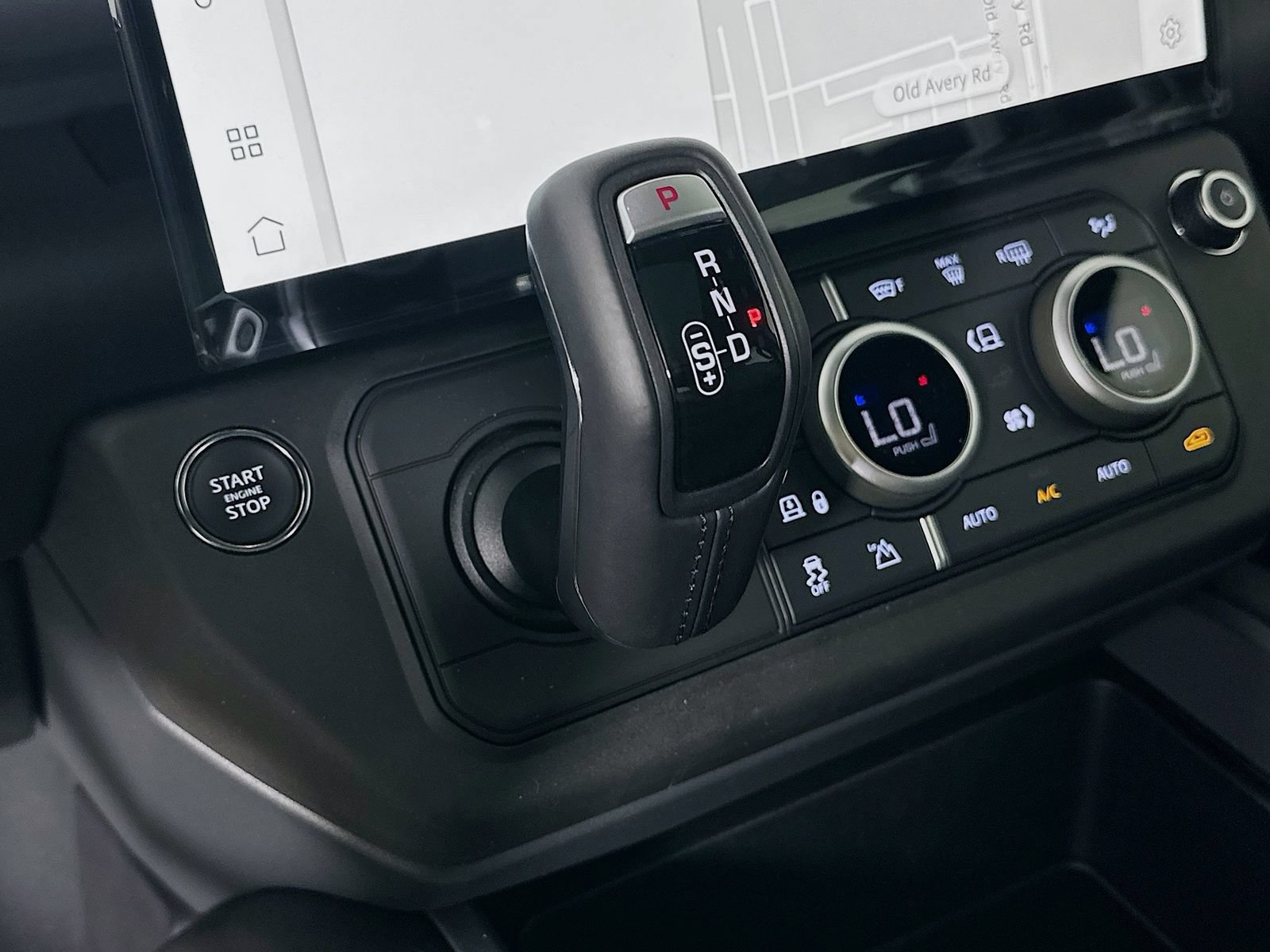 New 2026 Land Rover Defender 110 X-Dynamic SE AWD/4WD image 29