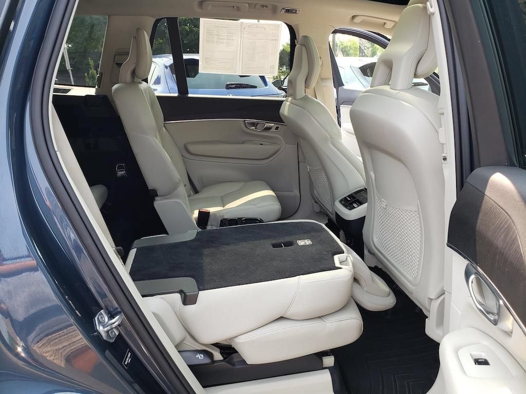 Used 2020 Volvo XC90 T6 Momentum AWD/4WD image 32