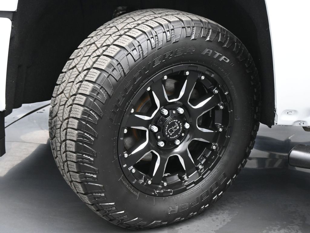 Used 2018 Chevrolet Silverado 1500 LT w/ Texas Edition AWD/4WD image 17