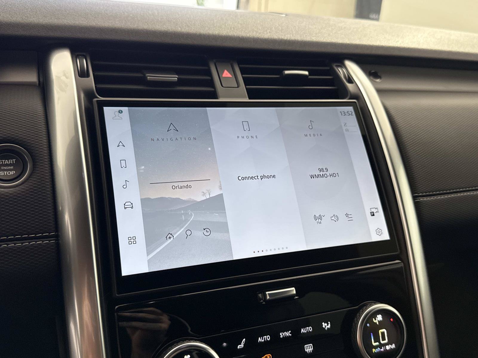 New 2026 Land Rover Discovery Dynamic SE AWD/4WD image 25