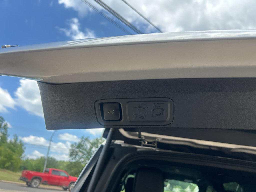 Used 2019 Ford Expedition XLT w/ Equipment Group 202A RWD image 14