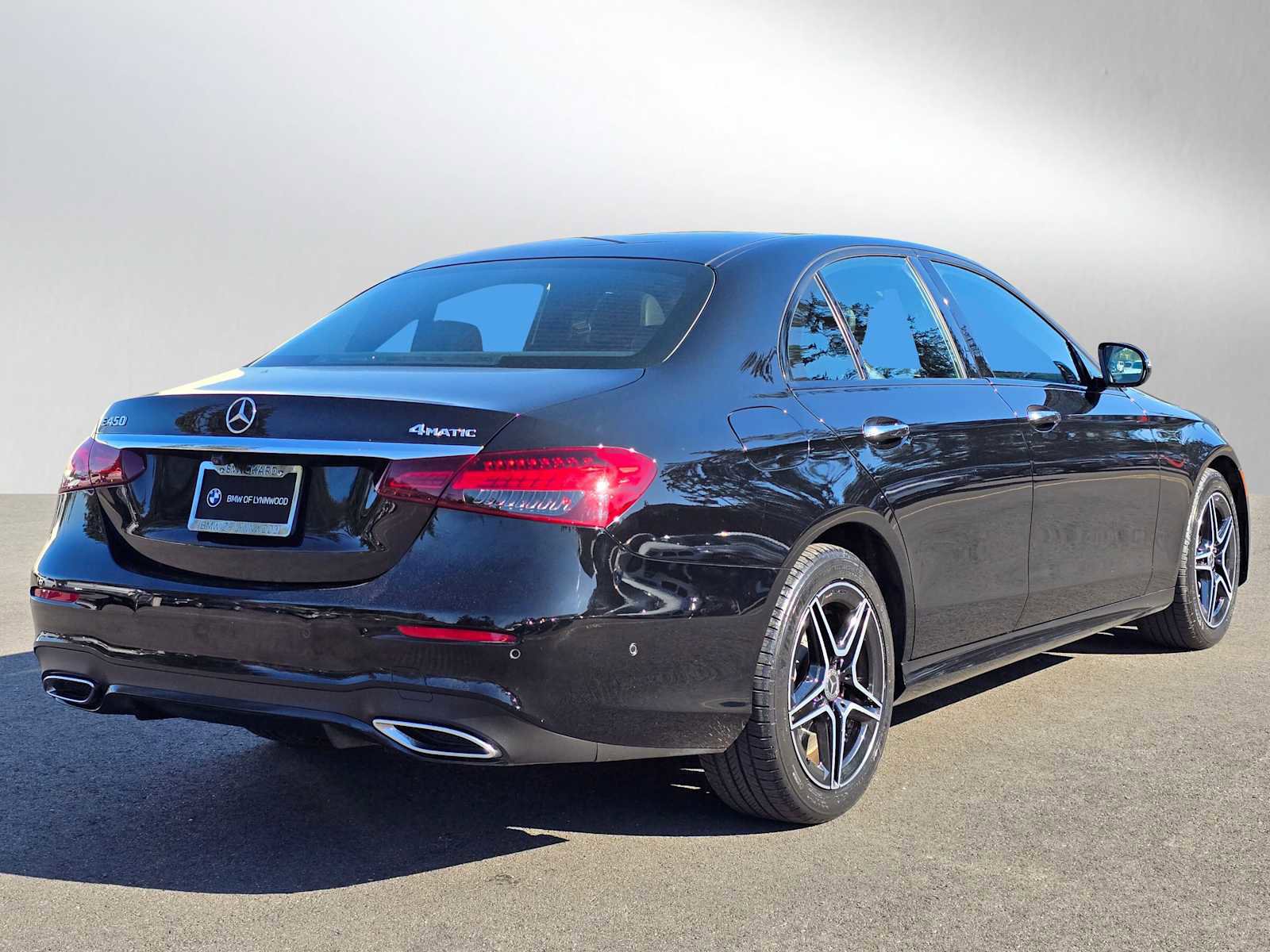 Used 2021 Mercedes-Benz E 450 4MATIC Sedan image 3