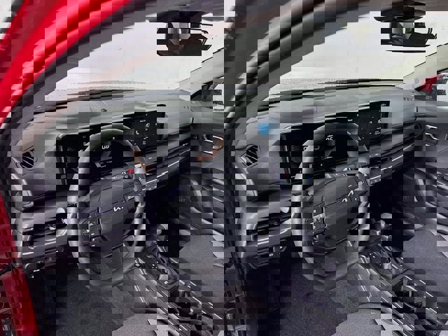 New 2025 Kia K4 LXS image 9