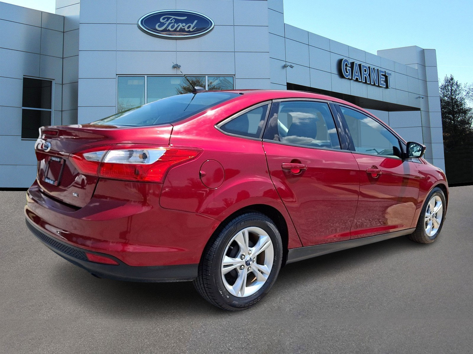 Used 2013 Ford Focus SE w/ SE Winter Pkg FWD image 8